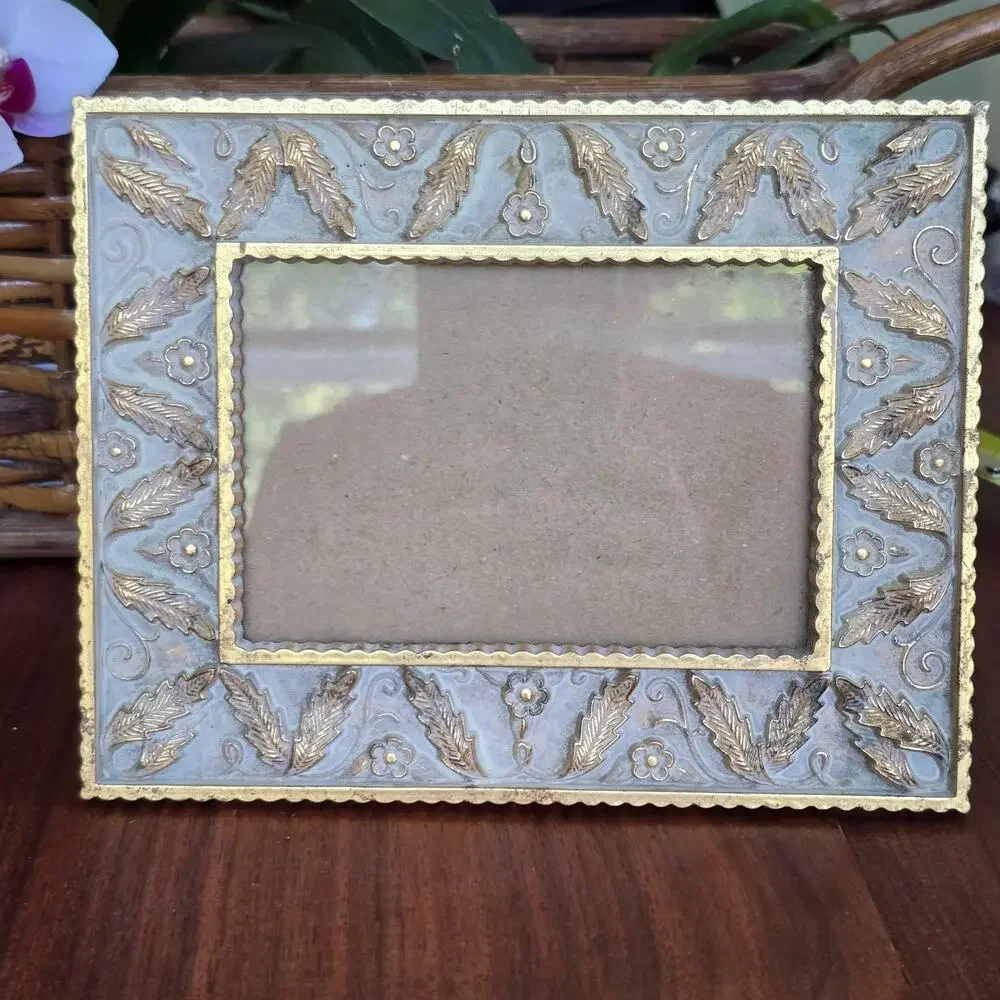 Vintage Maldon Picture Frame Gold Leaves Daisy Scalloped Edge Regency Cottage